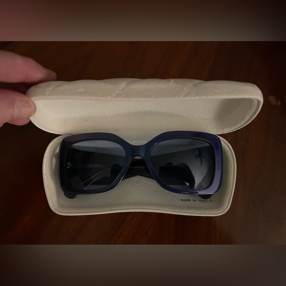 CHANEL 5019 LADIES BLUE/PURPLE GRADIENT SQUARE SUNGLASSES W/ ORIG QUILTED CASE - Picture 8 of 12